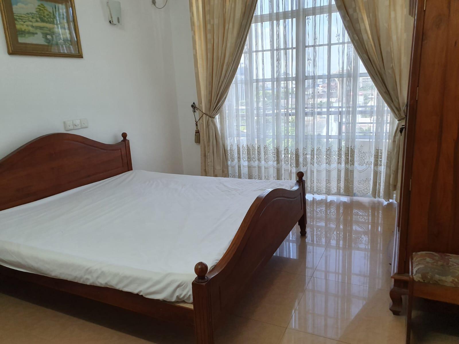 Furnished Apartment Rent, Bambalapitiya - 3 Bedrooms - 200,000 per Month