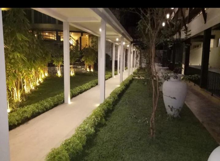 Hotel For Sale - Kalutara