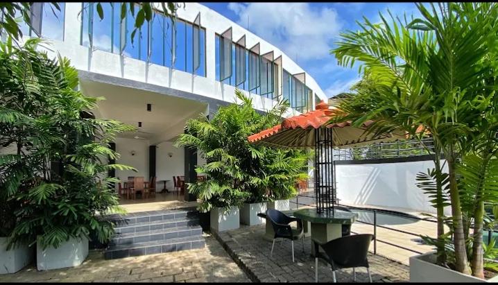 Hotel For Sale - Kalutara