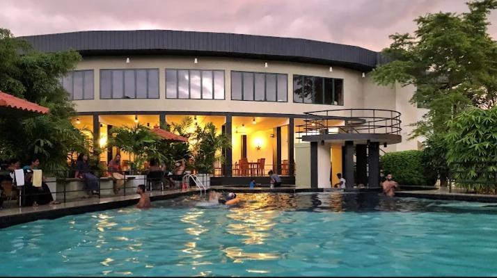 Hotel For Sale - Kalutara