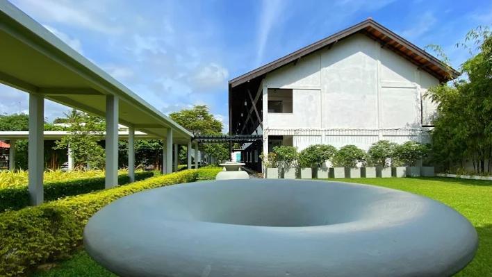 Hotel For Sale - Kalutara