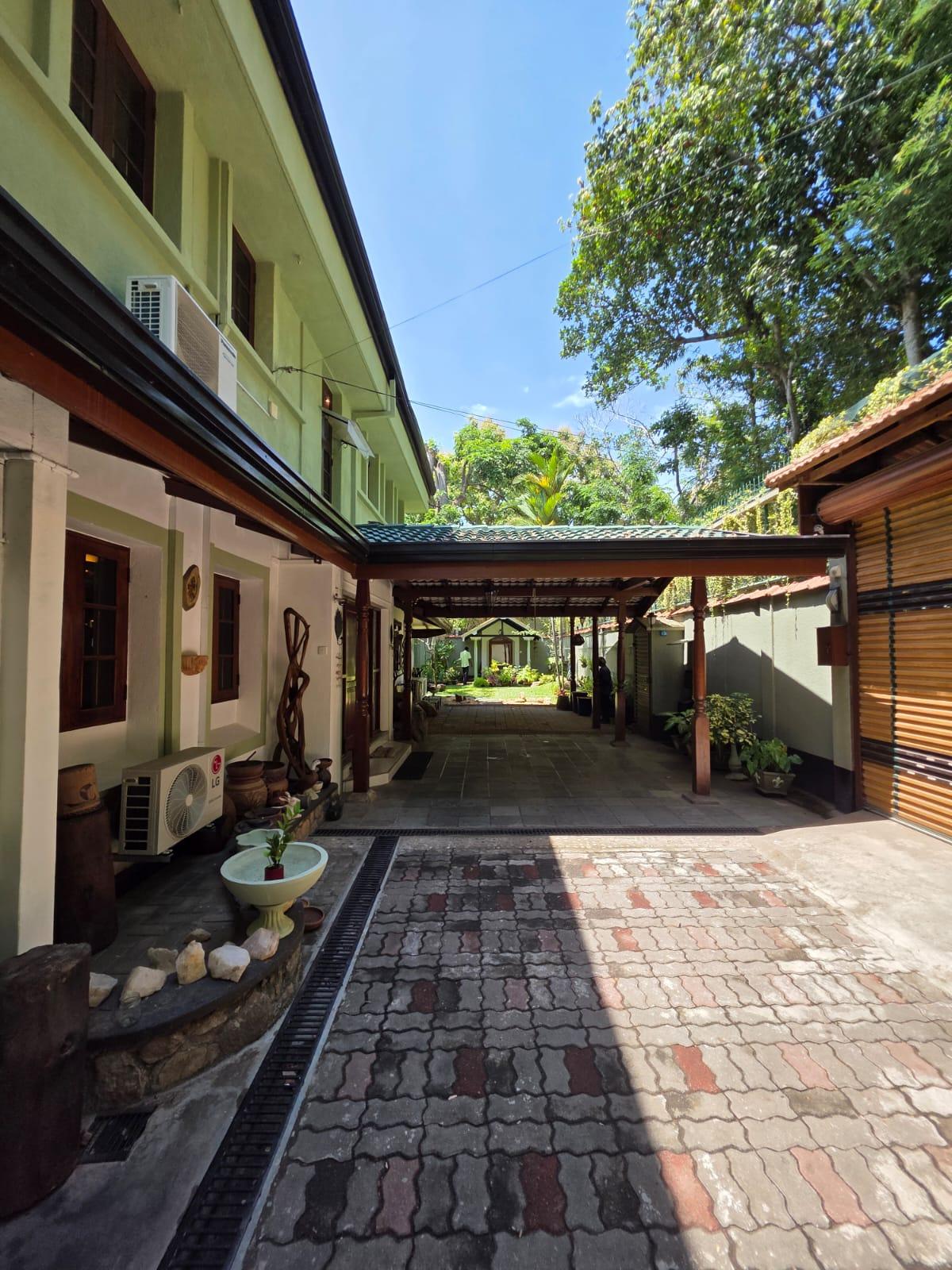 Fully Furnished House - Colombo 05