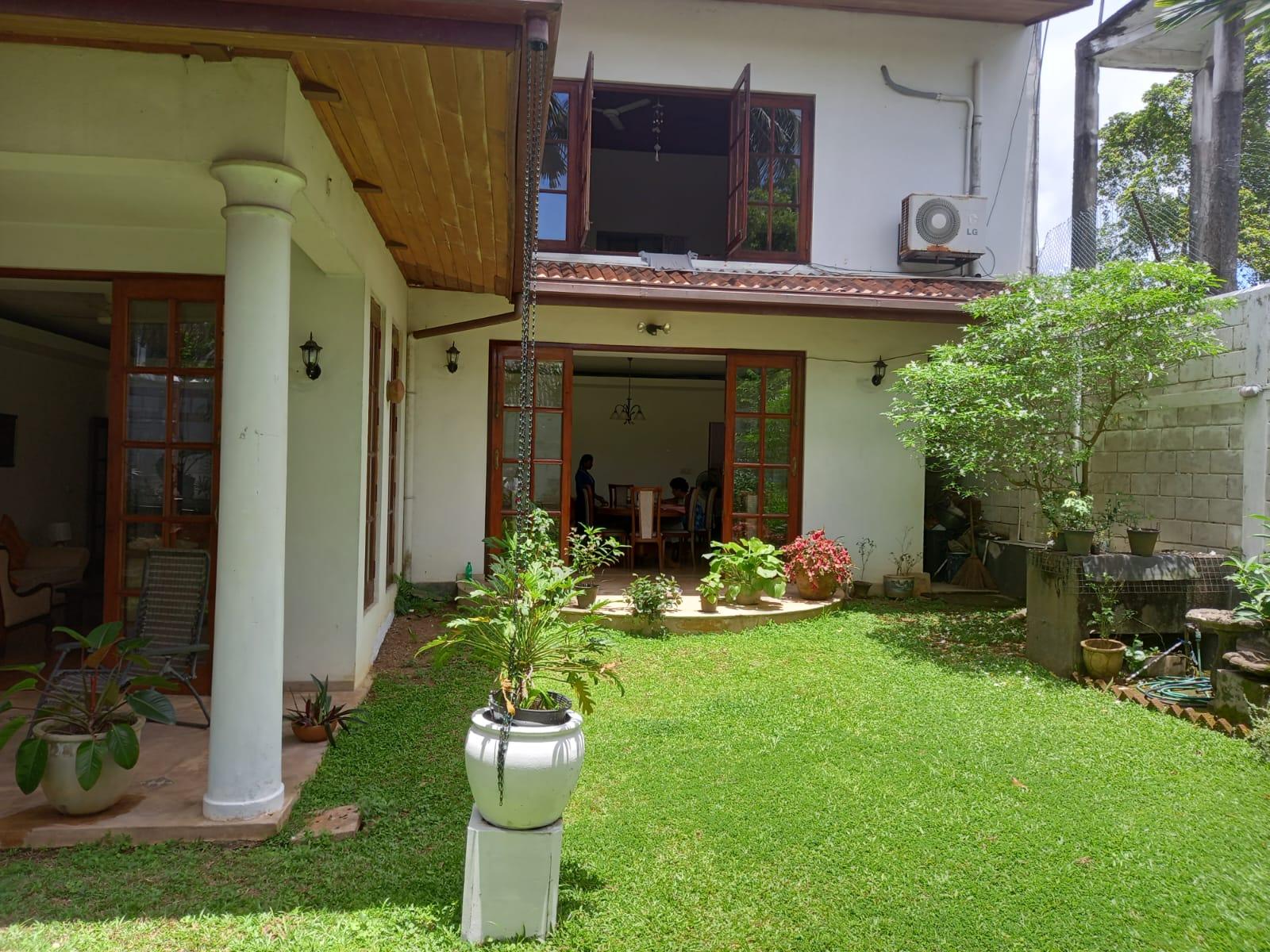 4500 Sqft 4BR House with Solar Power in Pelawatte (22 Perches)