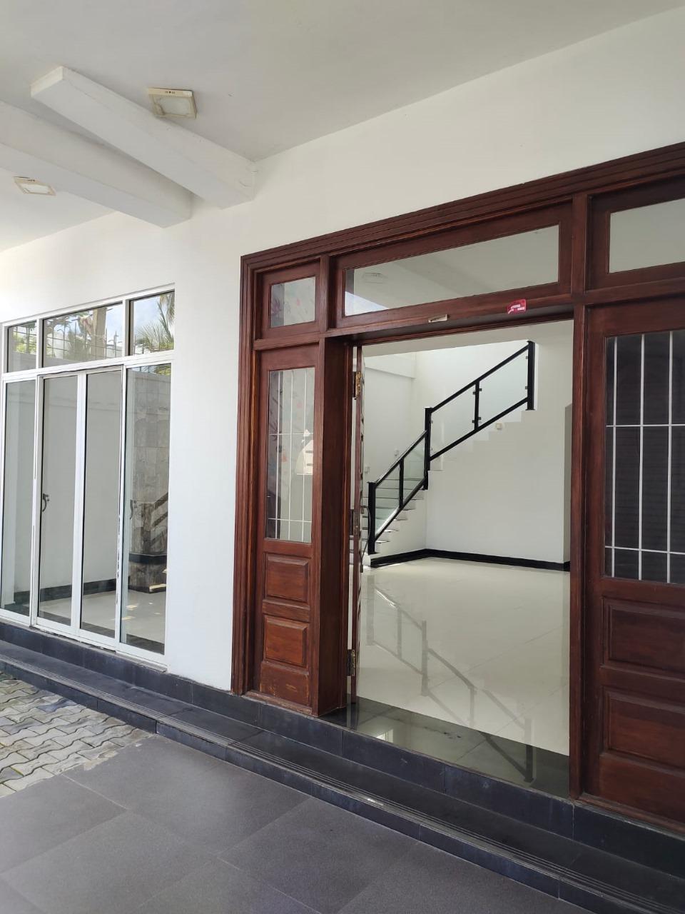 GROUND FLOOR HOUSE FOR RENT MOUNTLAVANIA (GALKISSA)*