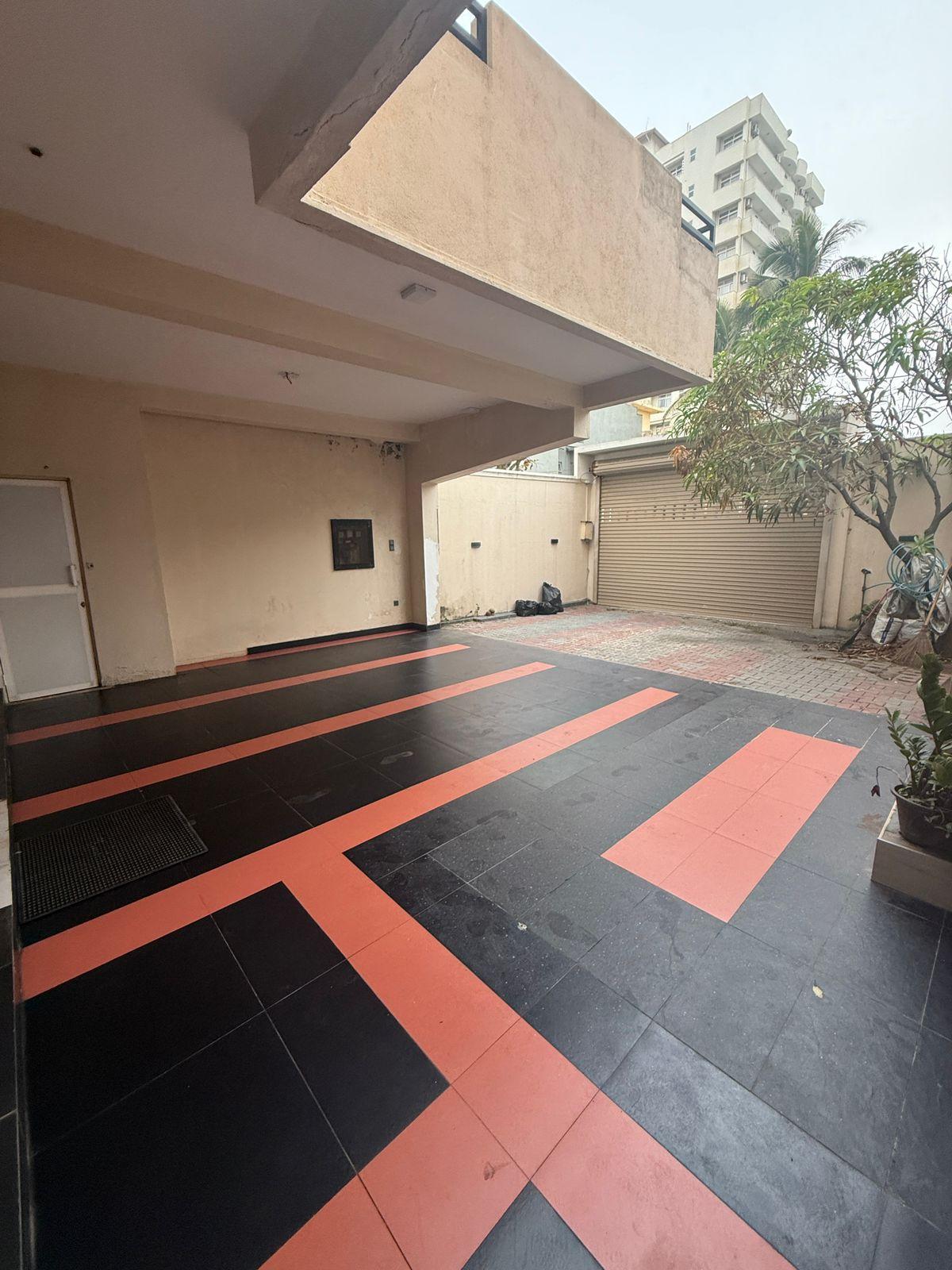 5 BR House with Commercial Value for Sale in Colombo 04 | Sea side*