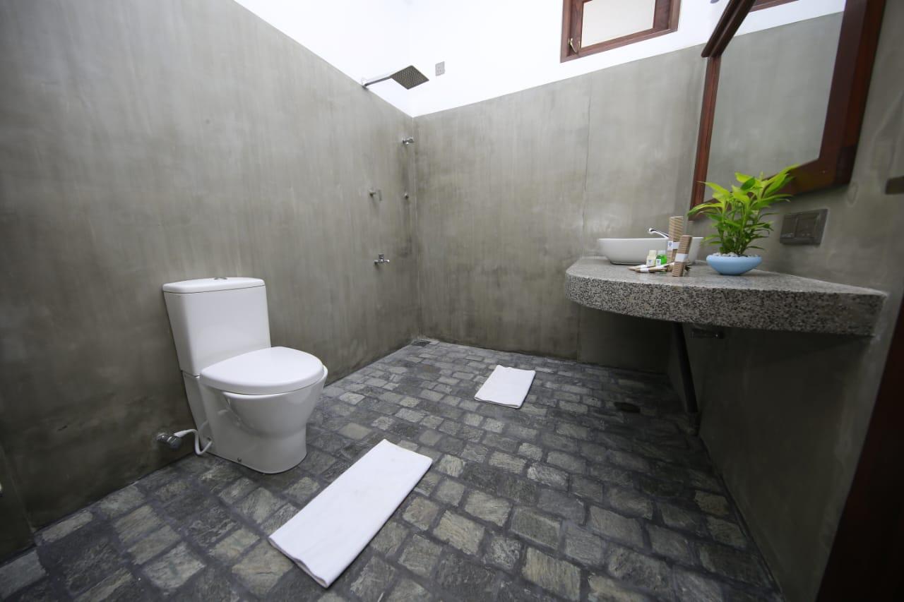 Luxury Hotel for Sale – Mirissa, Sri Lanka - 18 Rooms - 750Mn