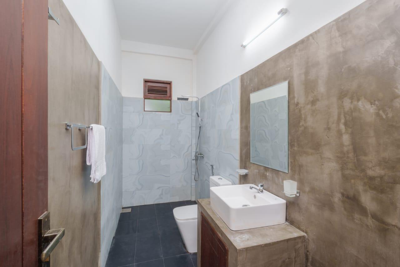 Luxury Hotel Villa for Sale – Kalutara - 10 Rooms - 165 Mn