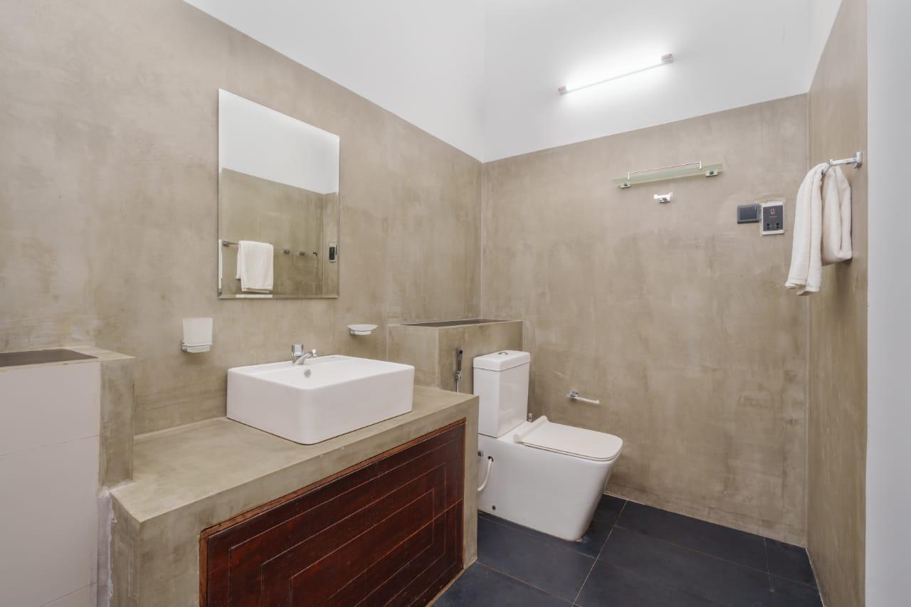 Luxury Hotel Villa for Sale – Kalutara - 10 Rooms - 165 Mn