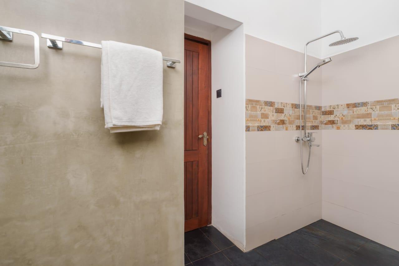Luxury Hotel Villa for Sale – Kalutara - 10 Rooms - 165 Mn