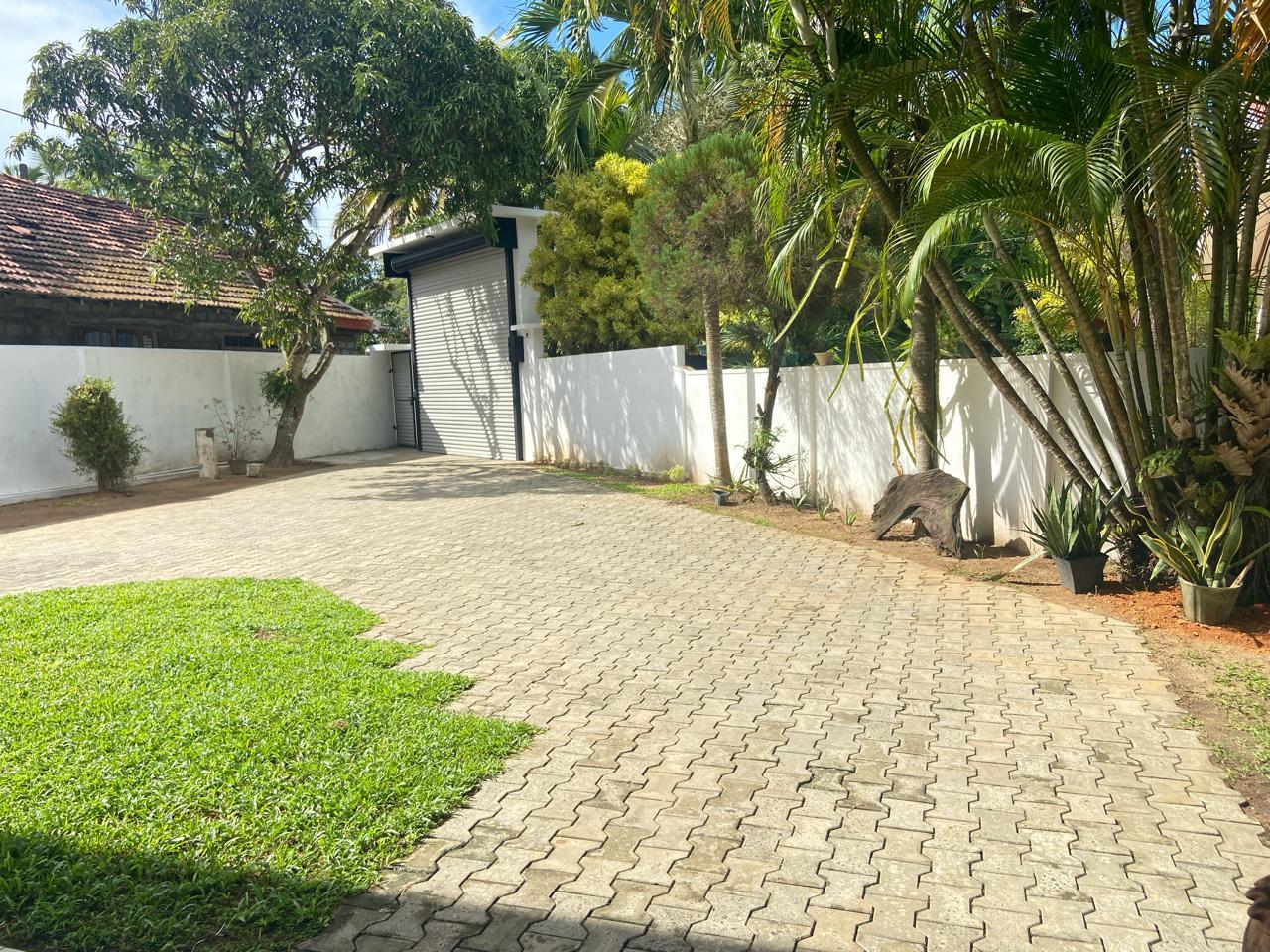 Luxury Villa  for Sale in Aluthgama - 34 Perches - 7 Rooms - 85Mn