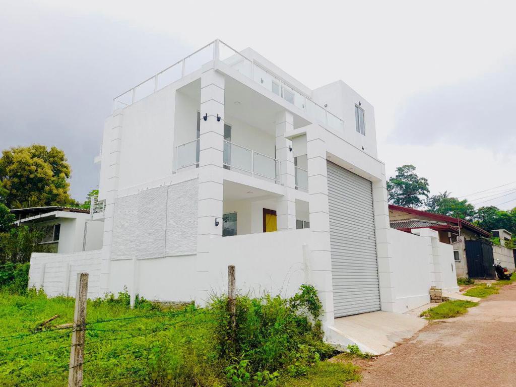 House for Sale in Kandana - 8 Perches - 45 Mn