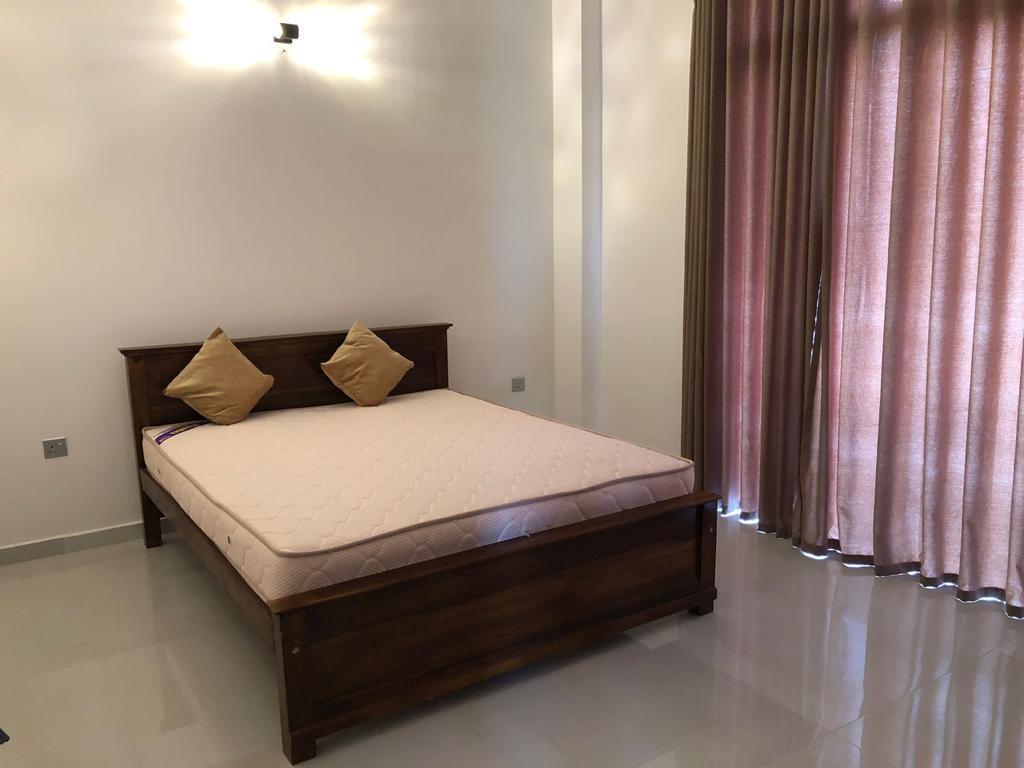 Apartment for sale in Longden Place Colombo 07 - 75 Mn