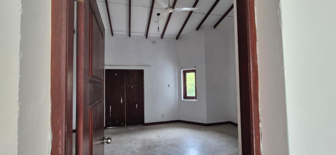 Spacious 4BR Two-Storey House for Sale in Dehiwela – Parakrama Road