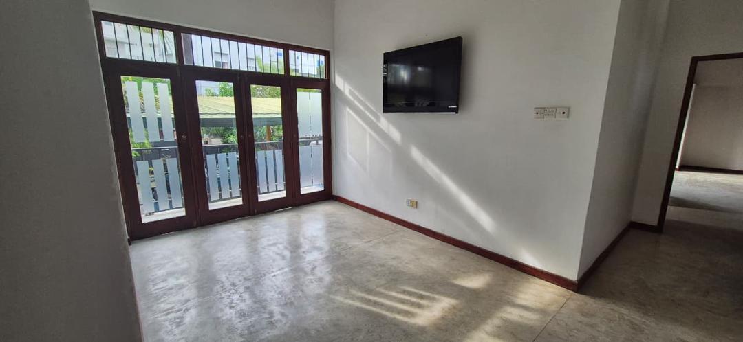 Spacious 4BR Two-Storey House for Sale in Dehiwela – Parakrama Road