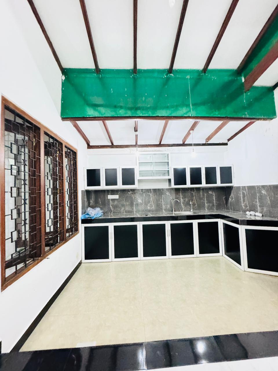 Spacious 4BR Two-Storey House for Sale in Dehiwela – Parakrama Road