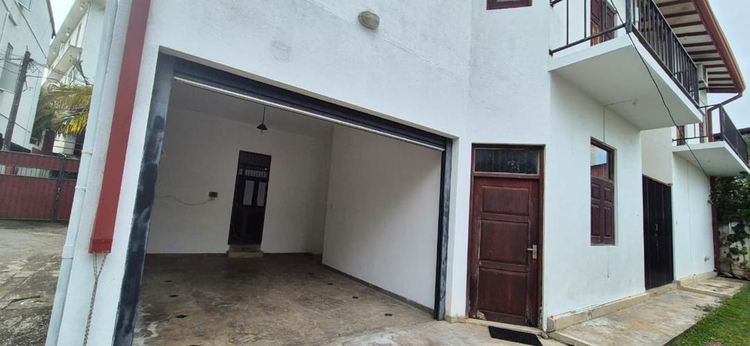 Spacious 4BR Two-Storey House for Sale in Dehiwela – Parakrama Road