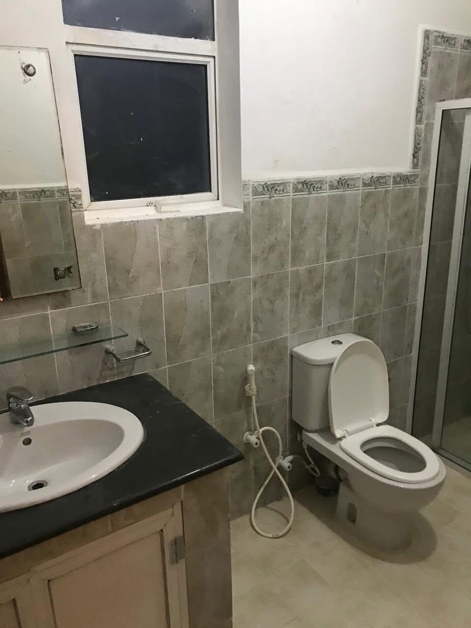 Spacious 6 Bedroom House for Sale in Kirulapana