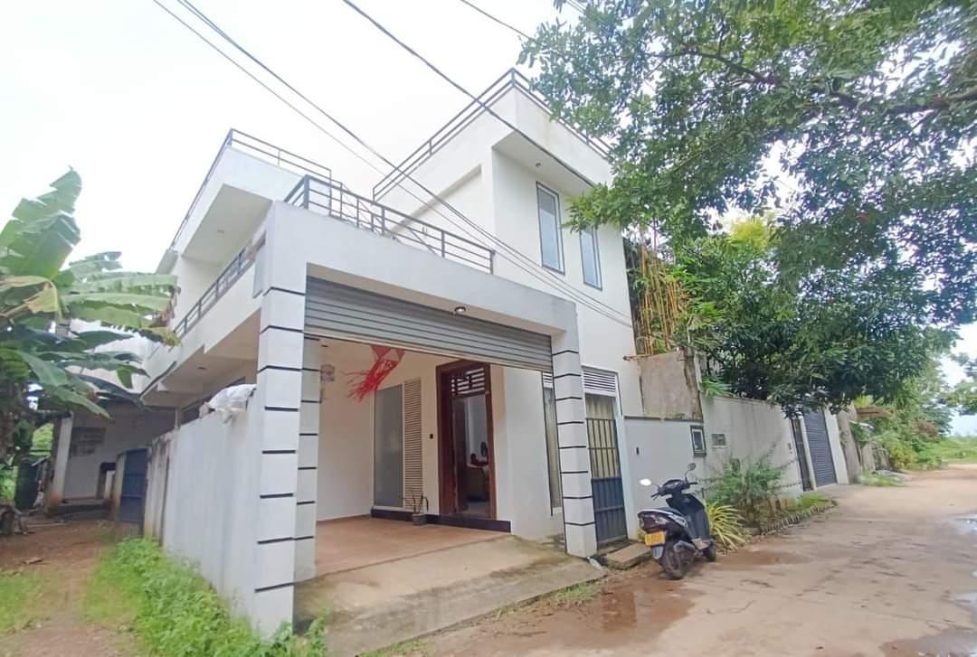 Unfurnished House for Sale in Boralesgamuwa!