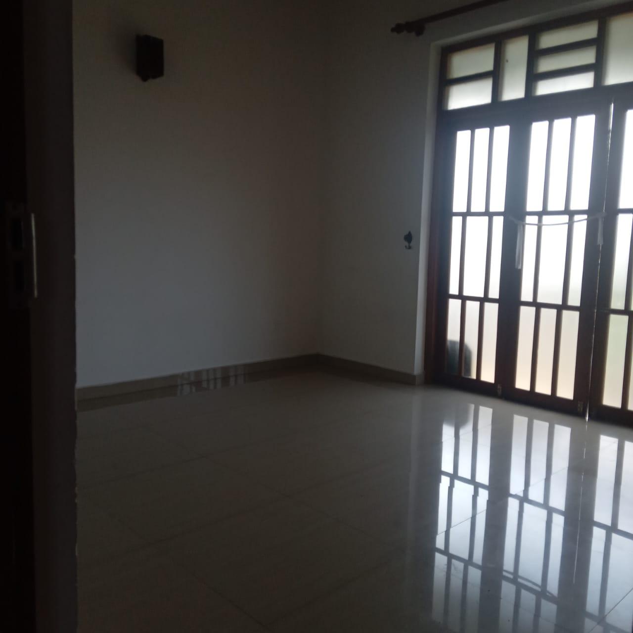 SECOND FLOOR HOUSE FOR RENT -  DEHIWALA KALUBOWILA