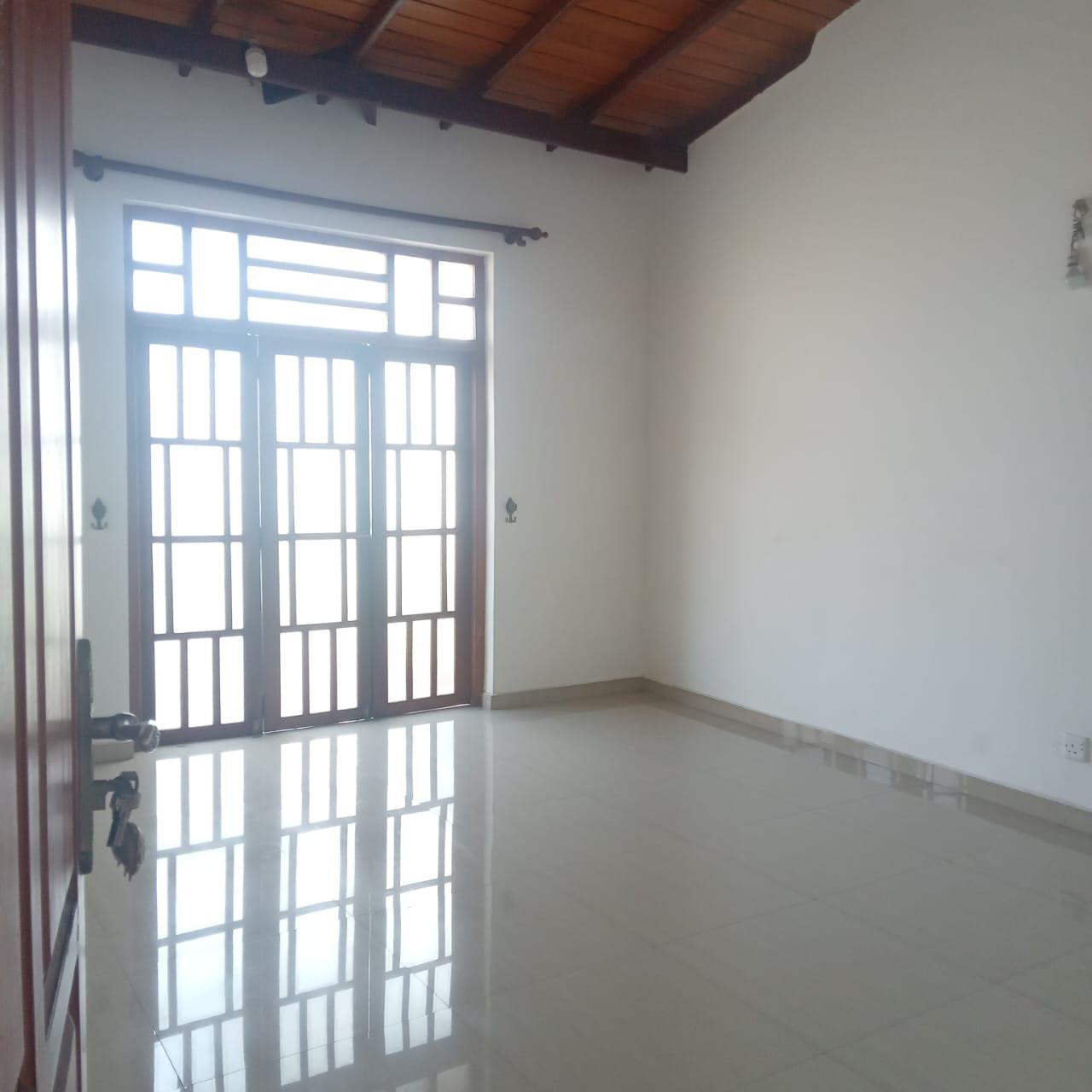 SECOND FLOOR HOUSE FOR RENT -  DEHIWALA KALUBOWILA