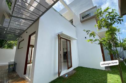 Mordern House For sale  -   Kottawa  Diyagam