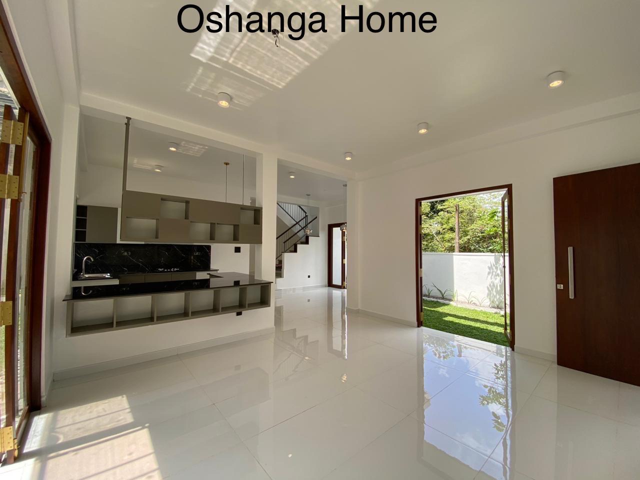 Mordern House For sale  -   Kottawa  Diyagam